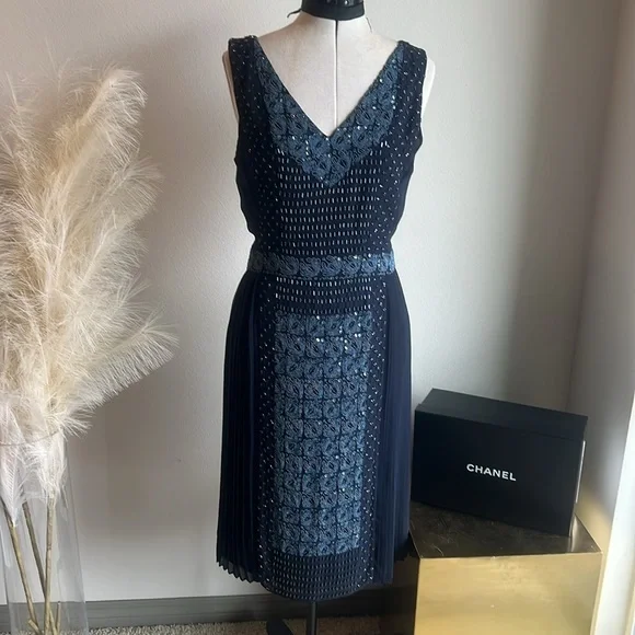 Tory Burch Silk Beaded Sequin Luxe Pleated Cocktail Dress in Navy Size 4 - Picture 2 of 16